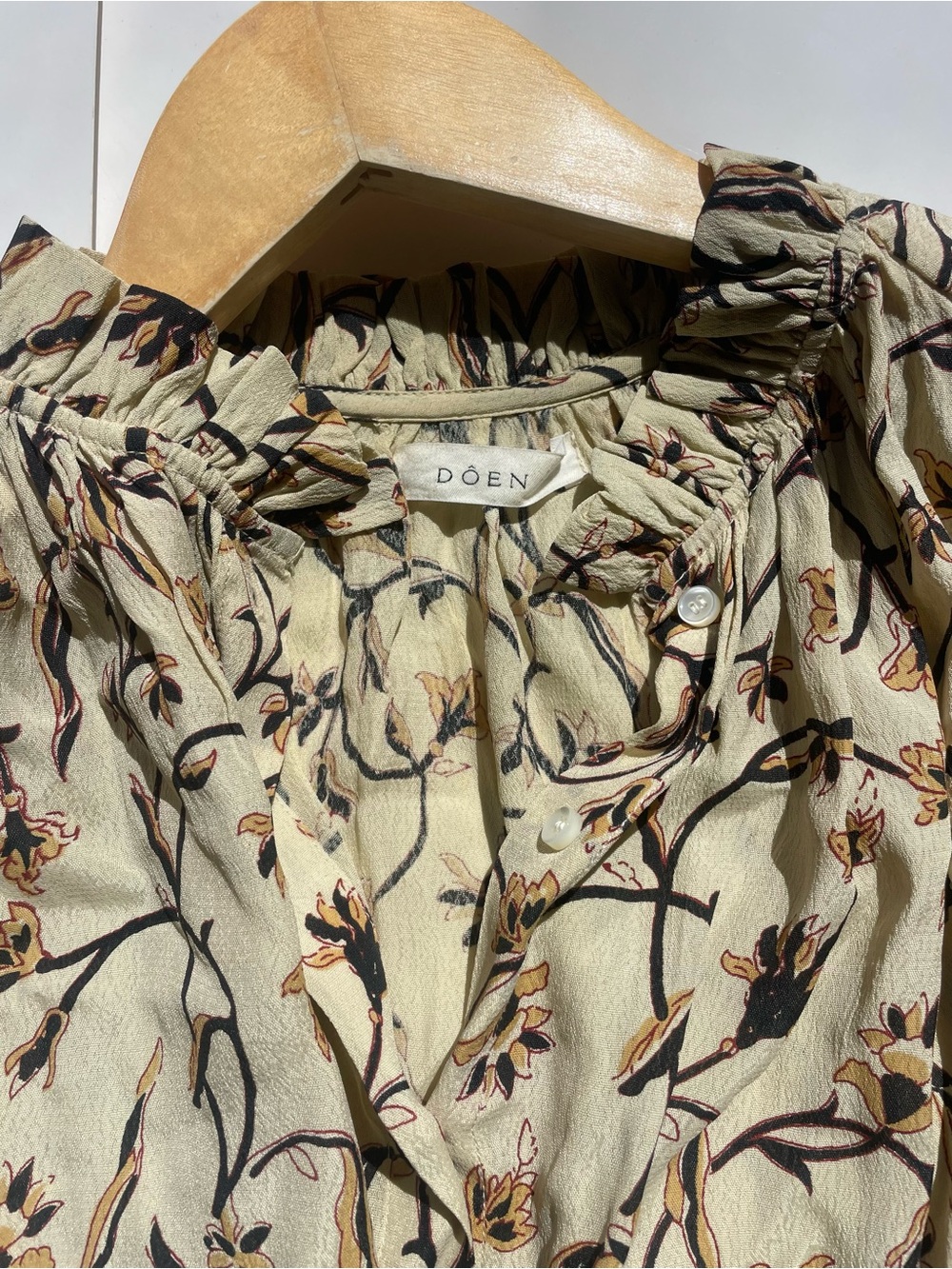 DOEN Floral Ruffle Neck Blouse Cream Brown Viscose Oversized XS - Picture 4 of 9